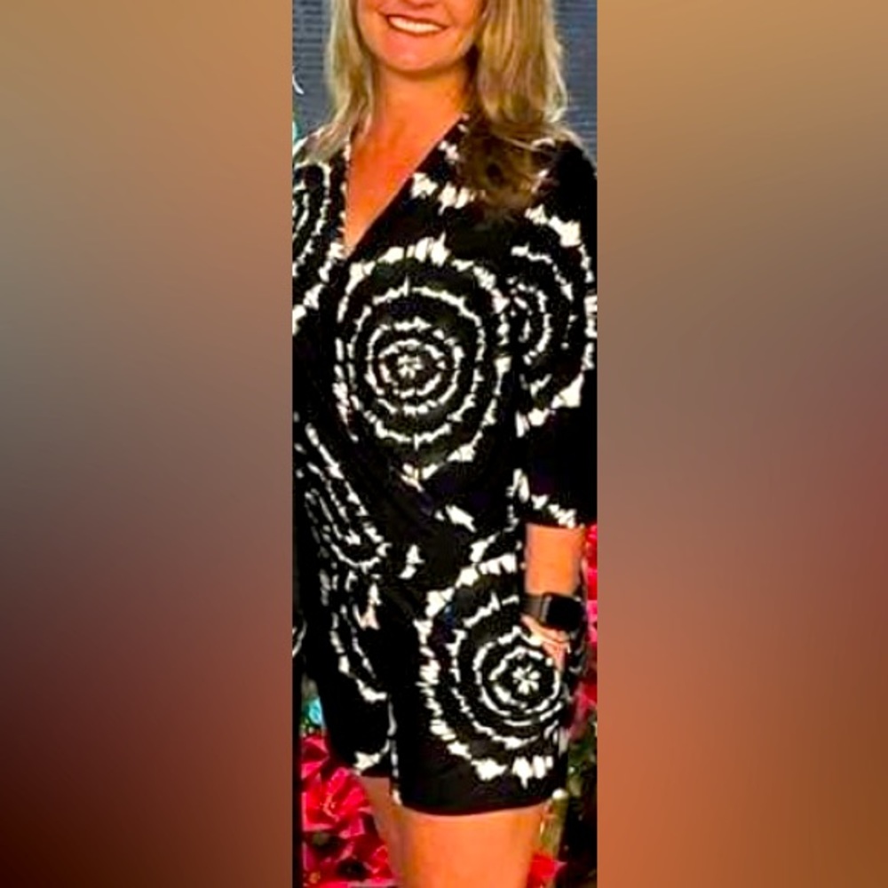 EUC - INC International Concepts short romper. Petite Small.